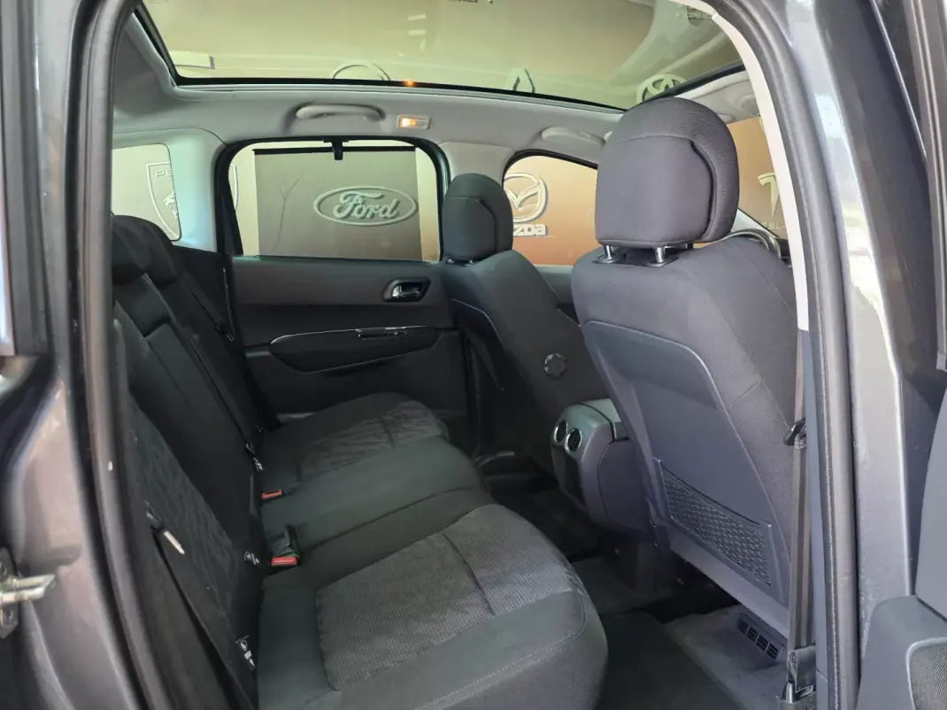 Peugeot 3008 2010 - 7990 EUR, 220000 km - AUTO.MOTO.pt - 220000km - foto 14 de 20