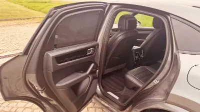 Porsche Cayenne Coupé 2019 - 57500 EUR, 247000 km - AUTO.MOTO.pt - 247000km - foto 20 de 25