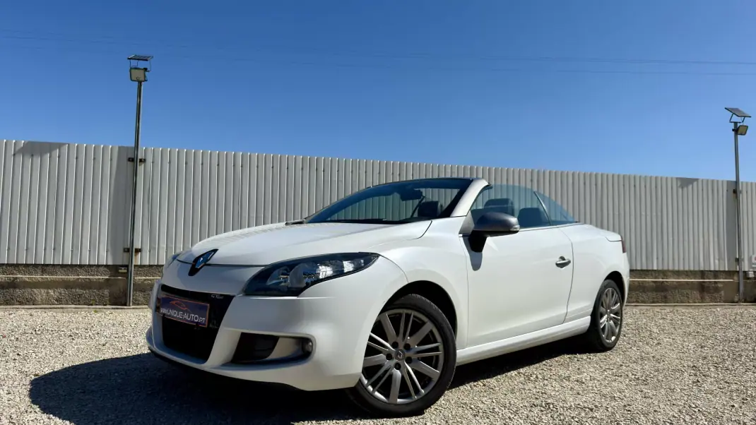 Renault Mégane Cabrio 2012 - 11800 EUR, 182000 km - AUTO.MOTO.pt - 182000km - foto 4 de 38