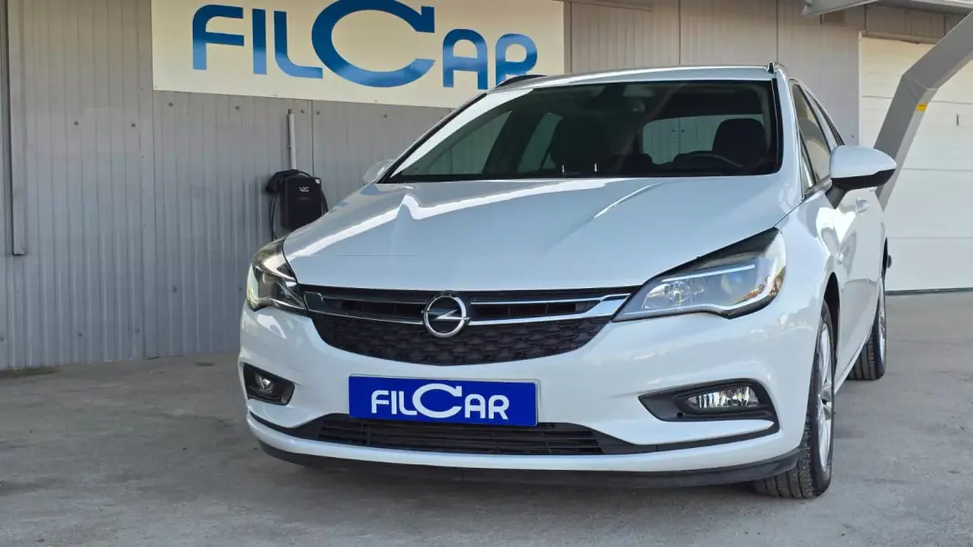 Opel Astra Sports Tourer 2017 - 11800 EUR, 141359 km - 141359km - foto 10 de 21
