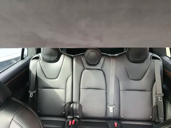 Tesla Model X 2020 - 45500 EUR, 85990 km - AUTO.MOTO.pt - 85990km - foto 34 de 38