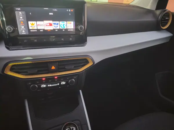 SEAT Arona 2024 - 15500 EUR, 32919 km - AUTO.MOTO.pt - 32919km - foto 9 de 11
