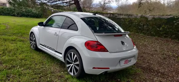 Volkswagen New Beetle 2011 - 17499 EUR, 163800 km - AUTO.MOTO.pt - 163800km - foto 9 de 41