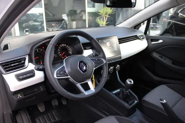 Renault Clio 2020 - 13400 EUR, 95969 km - AUTO.MOTO.pt - 95969km - foto 4 de 27