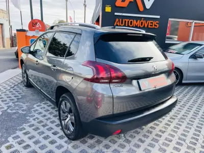Peugeot 2008 2018 - 9950 EUR, 129292 km - AUTO.MOTO.pt - 129292km - foto 5 de 12
