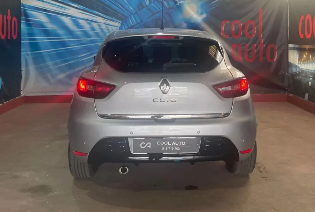 Renault Clio 2019 - 11750 EUR, 106000 km - AUTO.MOTO.pt - 106000km - foto 5 de 45