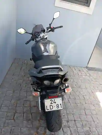Suzuki GSX-R 600 2010 - 4300 EUR, 51000 km - AUTO.MOTO.pt - 51000km - foto 4 de 7