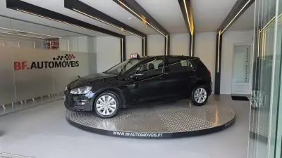 Volkswagen Golf 2013 - 7900 EUR, 207049 km - AUTO.MOTO.pt - 207049km - foto 12 de 54