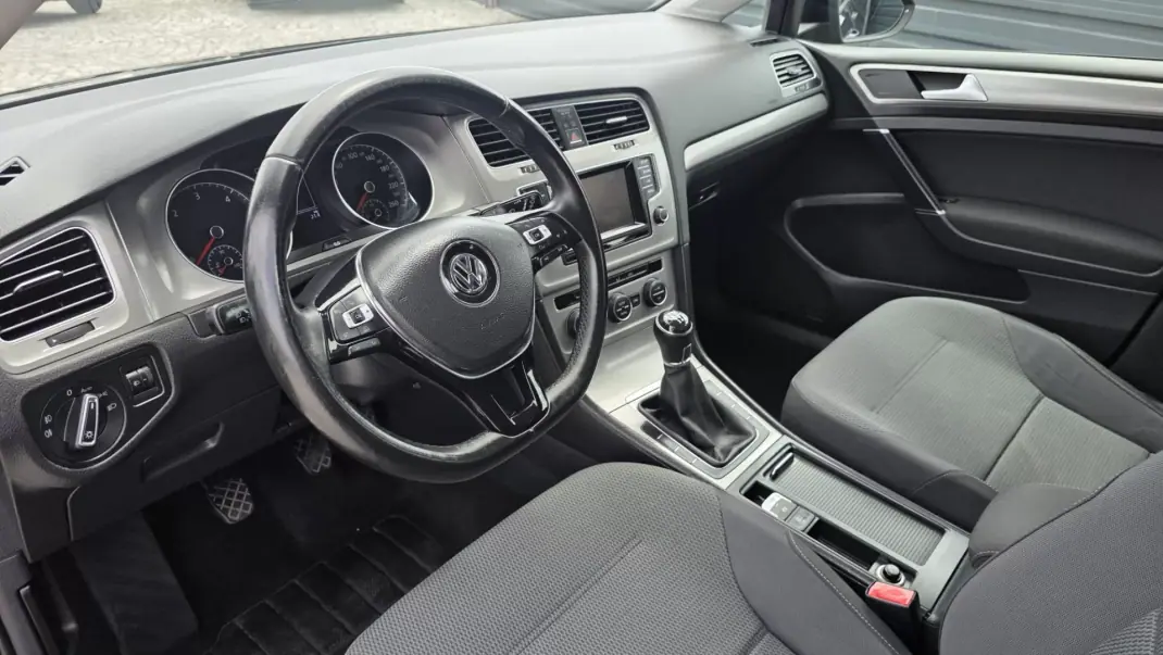 Volkswagen Golf 2015 - 14990 EUR, 135000 km - AUTO.MOTO.pt - 135000km - foto 14 de 26