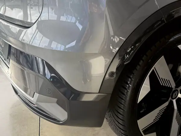 Renault Mégane E-Tech 2023 - 25500 EUR, 58000 km - AUTO.MOTO.pt - 58000km - foto 36 de 121