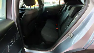 Peugeot 2008 2021 - 17999 EUR, 118000 km - AUTO.MOTO.pt - 118000km - foto 18 de 31