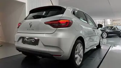 Renault Clio 2022 - 14900 EUR, 136243 km - AUTO.MOTO.pt - 136243km - foto 9 de 30