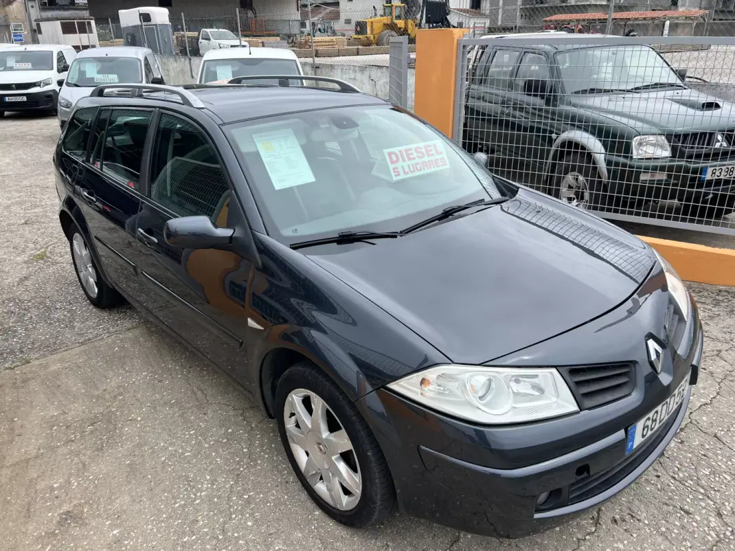 Renault Mégane Break 2007 - 4900 EUR, 141337 km - AUTO.MOTO.pt - 141337km - foto 8 de 19
