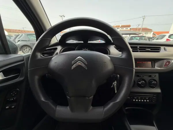 Citroën C3 2015 - 10500 EUR, 127000 km - AUTO.MOTO.pt - 127000km - foto 11 de 20