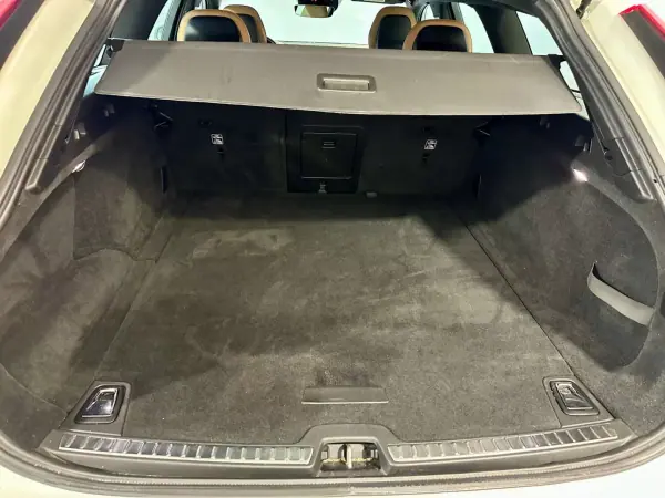 Volvo V90 2017 - 19750 EUR, 199000 km - AUTO.MOTO.pt - 199000km - foto 29 de 30