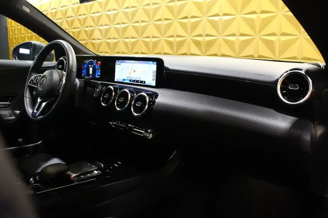 Mercedes-Benz CLA 250 2022 - 28900 EUR, 99000 km - AUTO.MOTO.pt - 99000km - foto 12 de 32