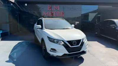 Nissan Qashqai 2018 - 17750 EUR, 140677 km - 140677km - foto 1 de 10