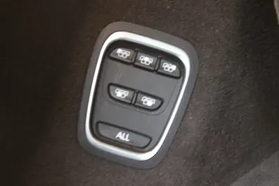 Renault Espace 2017 - 17900 EUR, 171000 km - AUTO.MOTO.pt - 171000km - foto 26 de 31