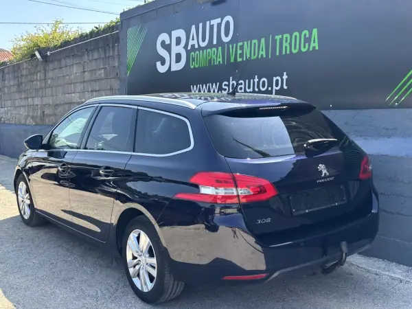 Peugeot 308 SW 2015 - 7500 EUR, 178000 km - AUTO.MOTO.pt - 178000km - foto 6 de 19