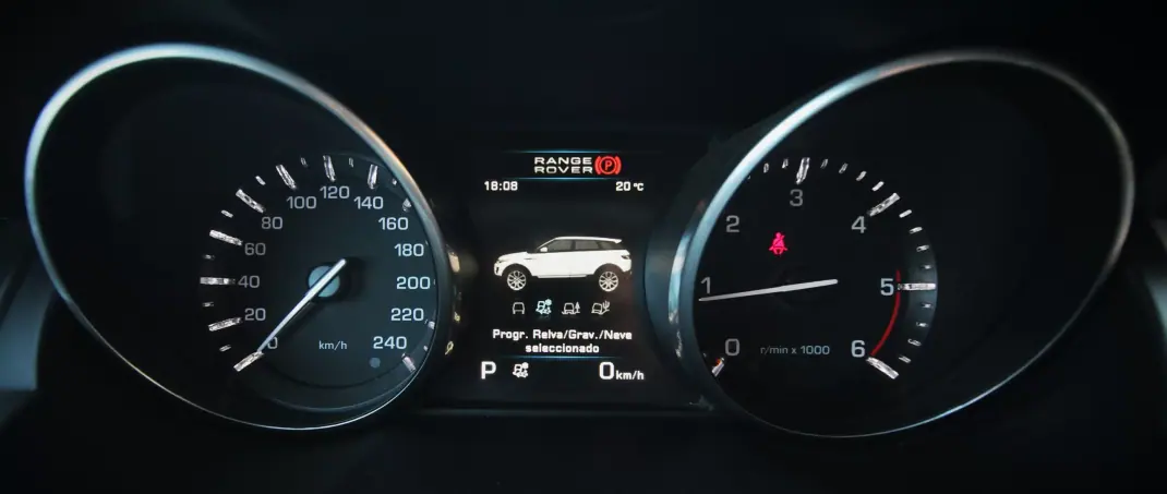 Land Rover Range Rover Evoque 2013 - 18990 EUR, 209500 km - AUTO.MOTO.pt - 209500km - foto 22 de 50