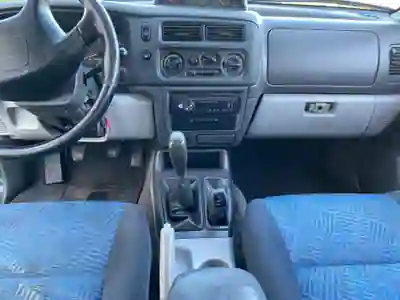 Mitsubishi Pajero 2001 - 12750 EUR, 199500 km - AUTO.MOTO.pt - 199500km - foto 8 de 11