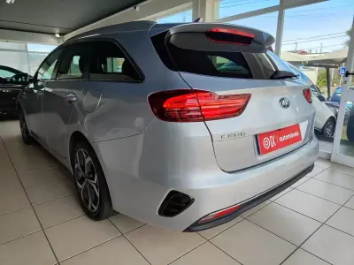 Kia Ceed SW 2019 - 18250 EUR, 70500 km - AUTO.MOTO.pt - 70500km - foto 7 de 35