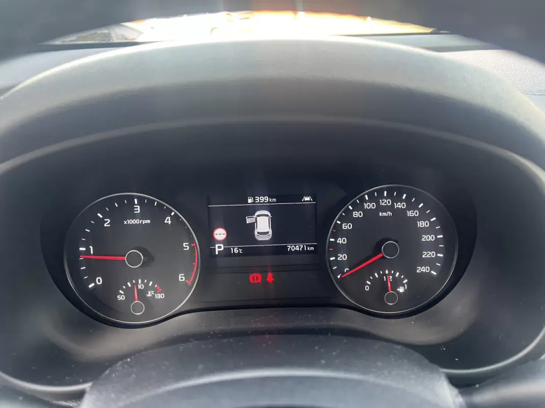 Kia Sportage 2019 - 22500 EUR, 70500 km - AUTO.MOTO.pt - 70500km - foto 16 de 18