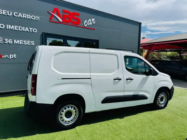 Peugeot FlexCab BlueHDi 100 L2 EHZ S&S Pro 2019 - 15000 EUR, 149000 km - AUTO.MOTO.pt - 149000km - foto 13 de 17