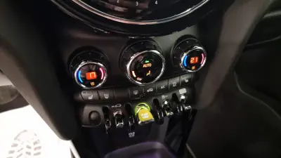 MINI Electric 2021 - 20500 EUR, 73589 km - AUTO.MOTO.pt - 73589km - foto 29 de 48