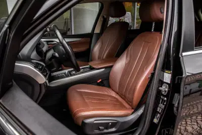 BMW X5 2015 - 27900 EUR, 170106 km - AUTO.MOTO.pt - 170106km - foto 29 de 44