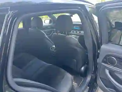 Mercedes-Benz E 300 2021 - 32500 EUR, 125000 km - AUTO.MOTO.pt - 125000km - foto 6 de 6