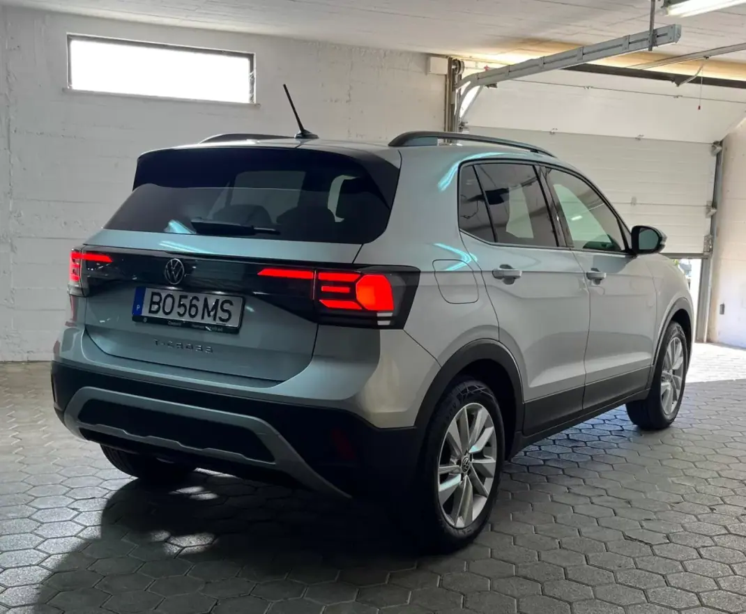 Volkswagen T-Cross 2024 - 22800 EUR, 3300 km - AUTO.MOTO.pt - 3300km - foto 8 de 9