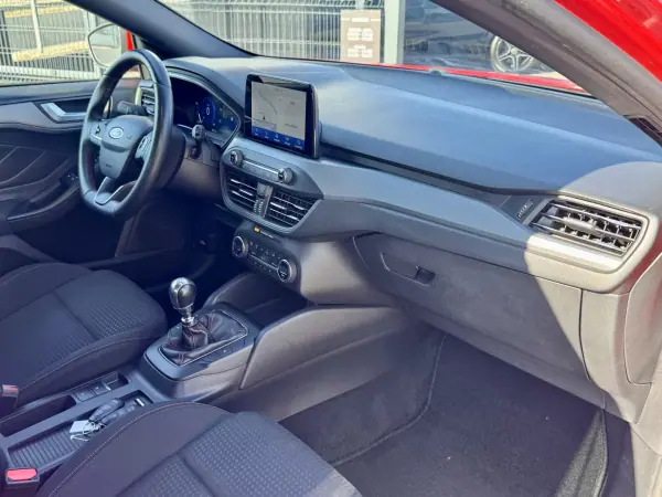Ford Focus 2023 - 18500 EUR, 79000 km - AUTO.MOTO.pt - 79000km - foto 9 de 19