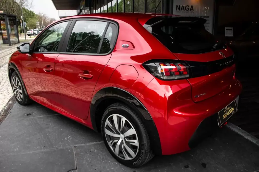 Peugeot e-208 2023 - 17800 EUR, 18457 km - AUTO.MOTO.pt - 18457km - foto 3 de 41