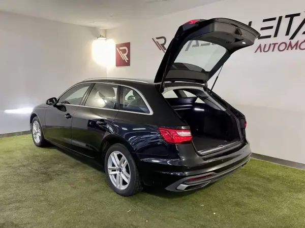 Audi A4 Avant 2022 - 21350 EUR, 187000 km - AUTO.MOTO.pt - 187000km - foto 35 de 38