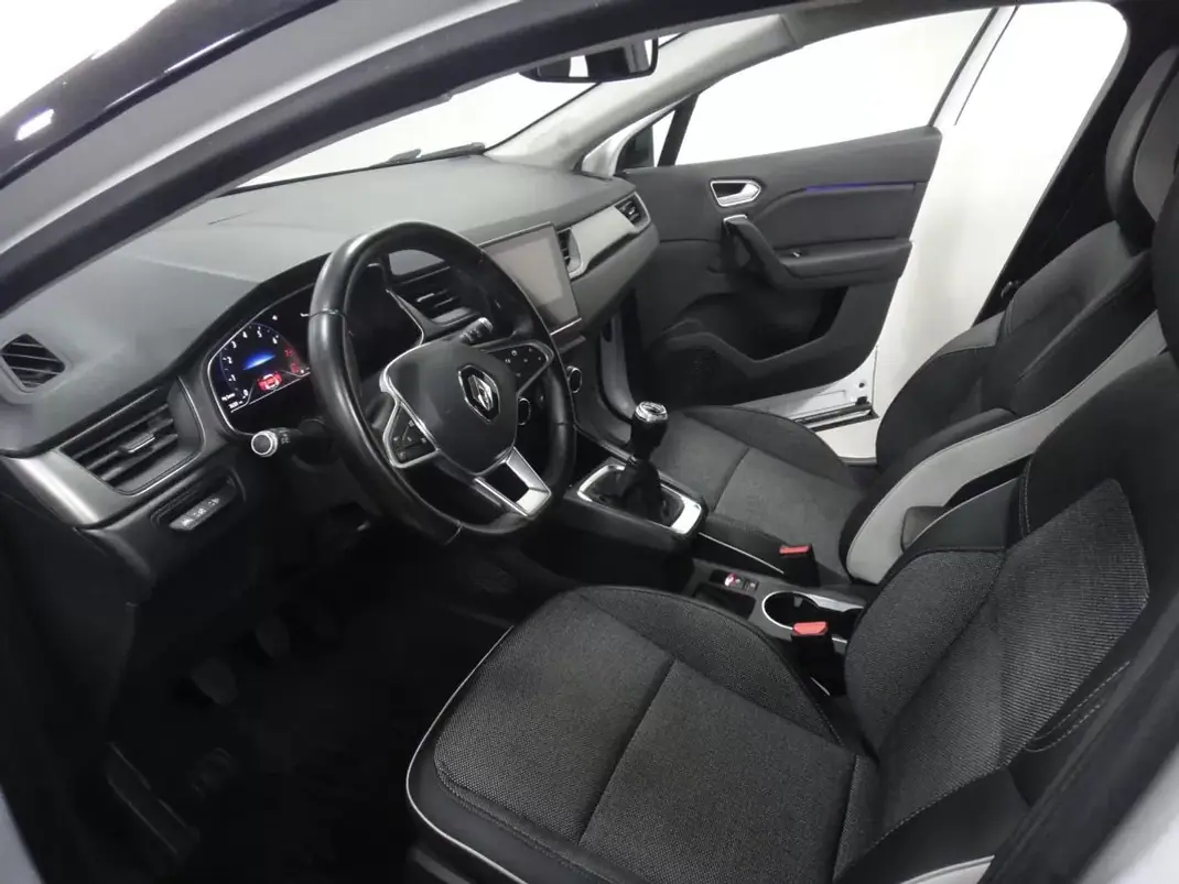 Renault Captur 2020 - 16500 EUR, 76000 km - AUTO.MOTO.pt - 76000km - foto 12 de 23