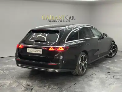 Mercedes-Benz E 300 2024 - 61500 EUR, 63000 km - AUTO.MOTO.pt - 63000km - foto 4 de 51