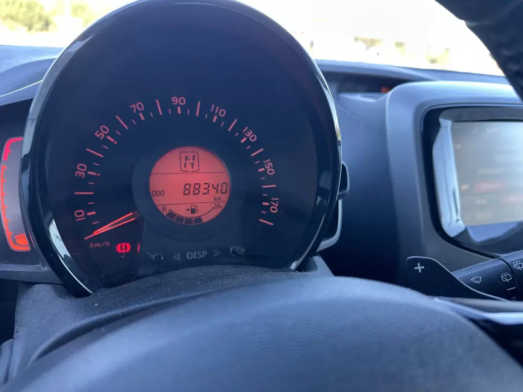 Toyota Aygo 2018 - 12990 EUR, 88303 km - AUTO.MOTO.pt - 88303km - foto 15 de 17