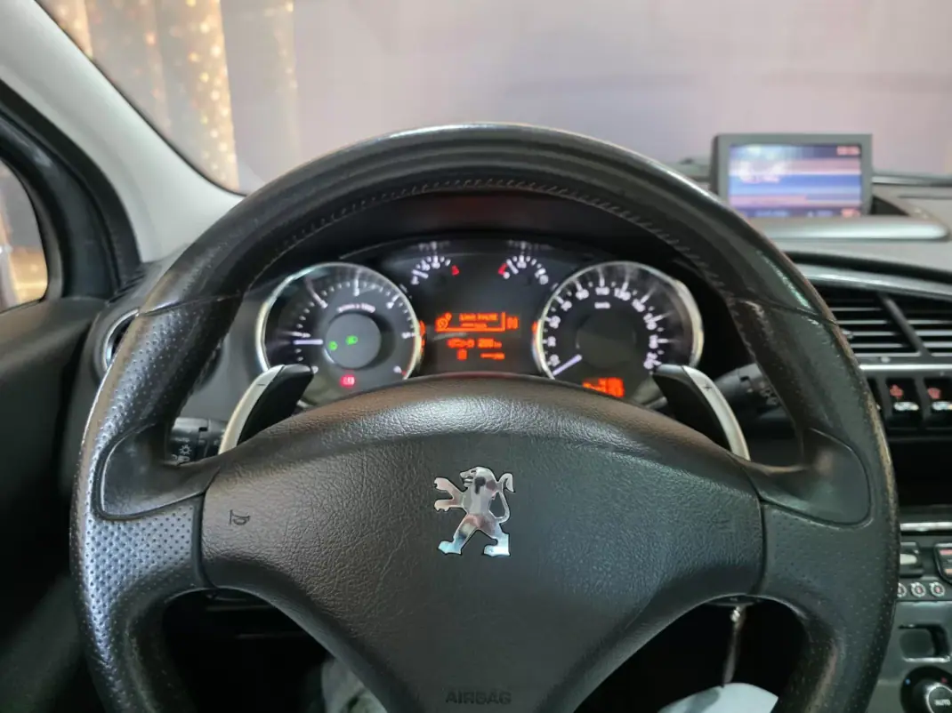 Peugeot 3008 2010 - 7990 EUR, 220000 km - AUTO.MOTO.pt - 220000km - foto 3 de 20