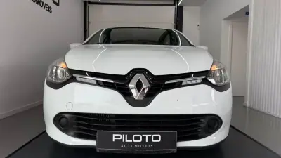 Renault Clio 2015 - 9990 EUR, 83183 km - AUTO.MOTO.pt - 83183km - foto 4 de 19