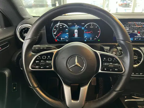 Mercedes-Benz CLA 180 2020 - 24600 EUR, 100563 km - AUTO.MOTO.pt - 100563km - foto 8 de 25