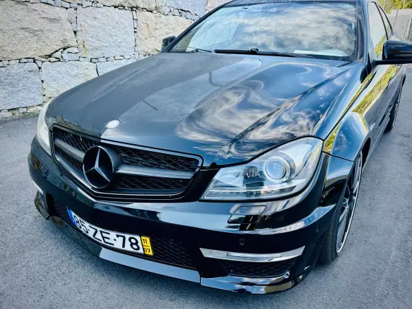 Mercedes-Benz C 63 AMG 2011 - 49900 EUR, 56000 km - AUTO.MOTO.pt - 56000km - foto 6 de 26
