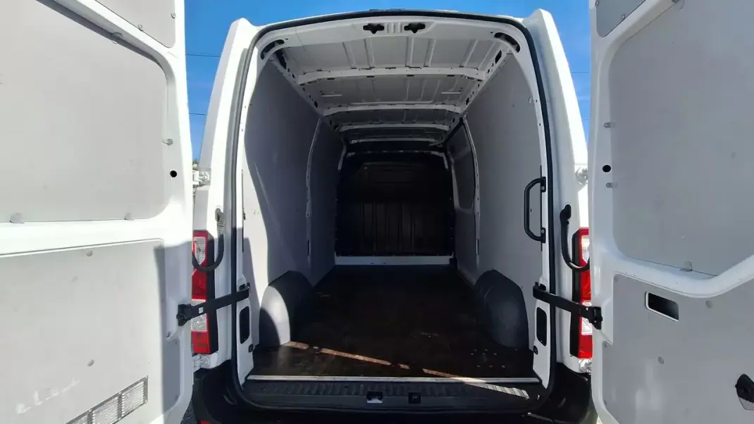 Renault Master 2.3 DCI L2H2 2021 - 19500 EUR, 156000 km - AUTO.MOTO.pt - 156000km - foto 14 de 23