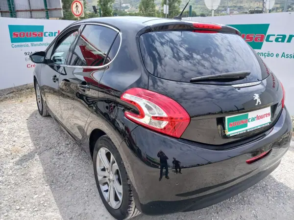 Peugeot 208 2013 - 7450 EUR, 80448 km - AUTO.MOTO.pt - 80448km - foto 10 de 25