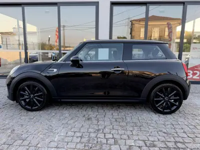MINI One 2016 - 11900 EUR, 133000 km - AUTO.MOTO.pt - 133000km - foto 18 de 86