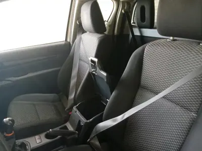 Toyota HILUX 2.4 D-4D 4WD CE 3 L CH 2018 - 23900 EUR, 172409 km - AUTO.MOTO.pt - 172409km - foto 5 de 10