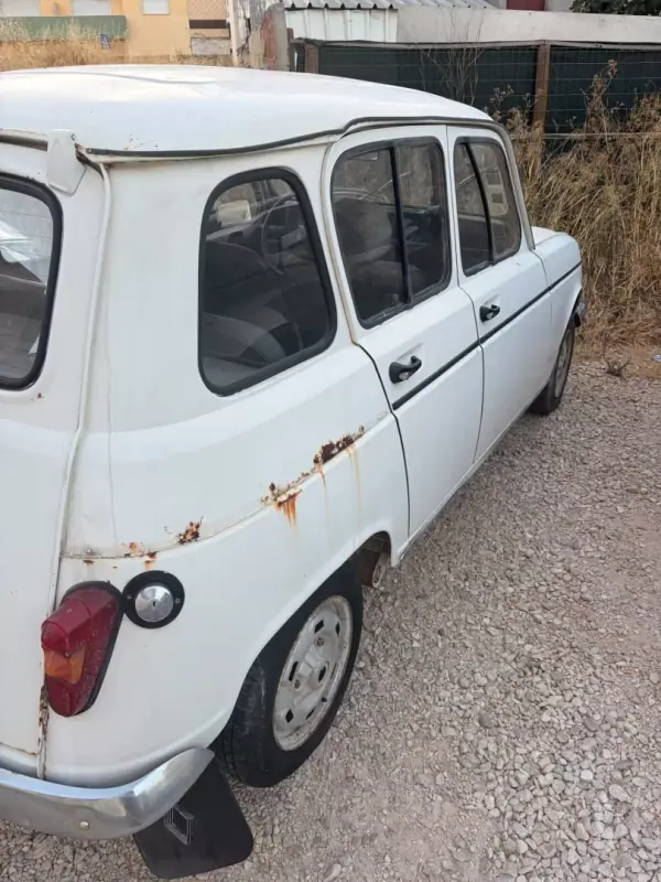 Renault 4 1988 - 1799 EUR, 1 km - 1km - foto 4 de 4