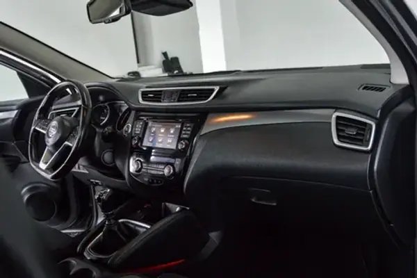 Nissan Qashqai 2018 - 19450 EUR, 106000 km - AUTO.MOTO.pt - 106000km - foto 16 de 28