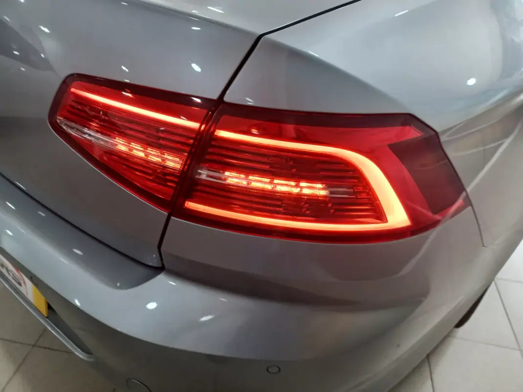 Volkswagen Passat 2017 - 19390 EUR, 112082 km - AUTO.MOTO.pt - 112082km - foto 32 de 40