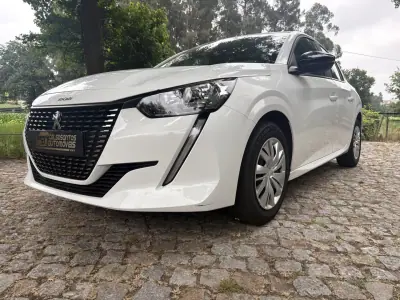 Peugeot 208 2022 - 12800 EUR, 71234 km - AUTO.MOTO.pt - 71234km - foto 2 de 25